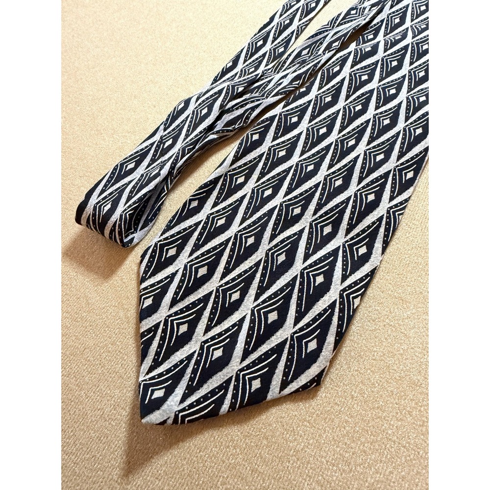 Austin Grey Silk Necktie Black Silver Geometric Diamond Pattern Made in Italy
